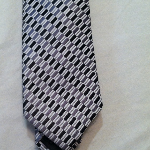 57 INCH PERRY ELLIS TIE GREAT CONDITION - Picture 4 of 4
